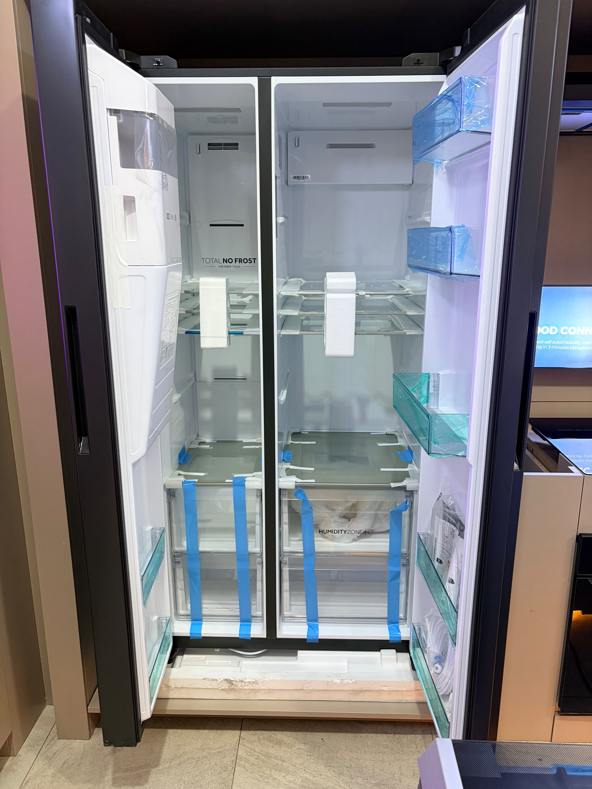 Haier HSW59F18EIPT – 601L Side-by-Side Refrigerator With built-in ICE MAKER